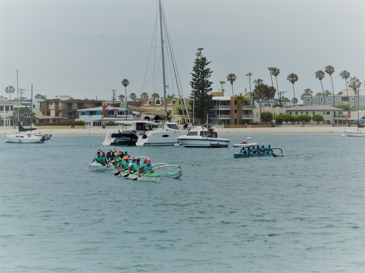 Outriggers paddling